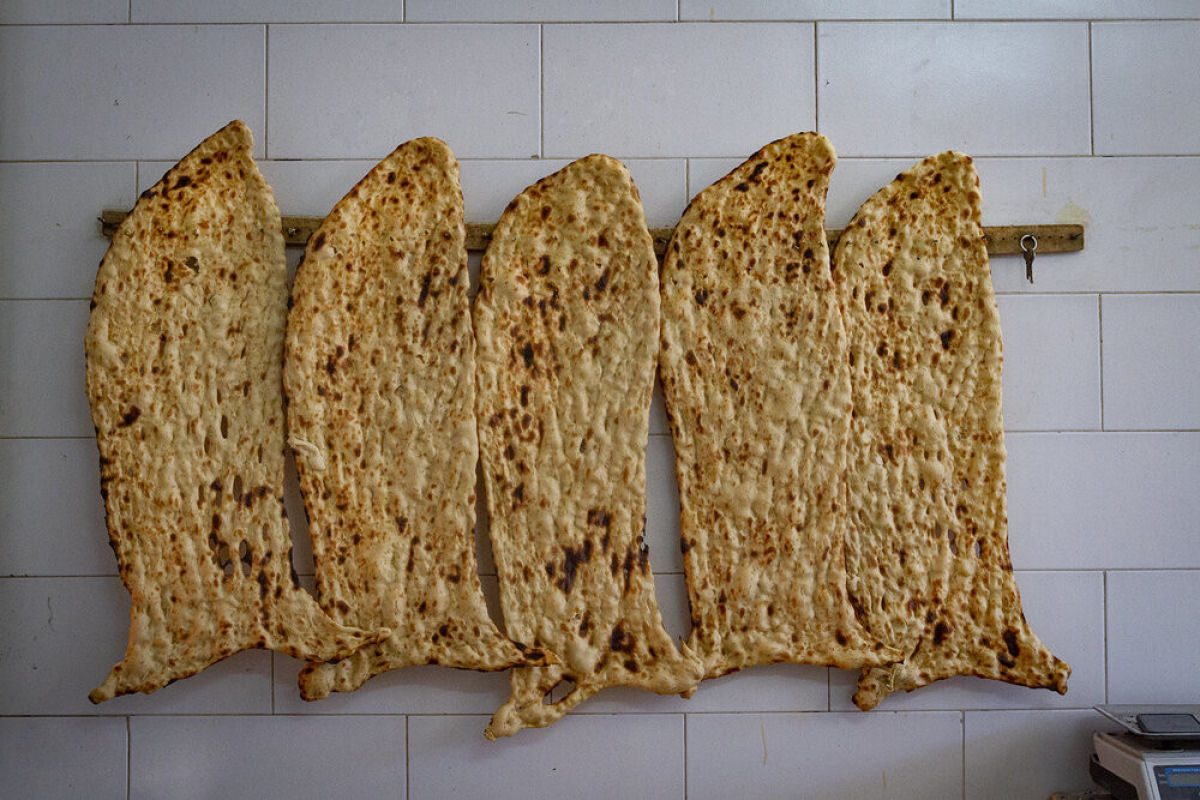 Sangak, o curioso pão-de-cascalho-persa