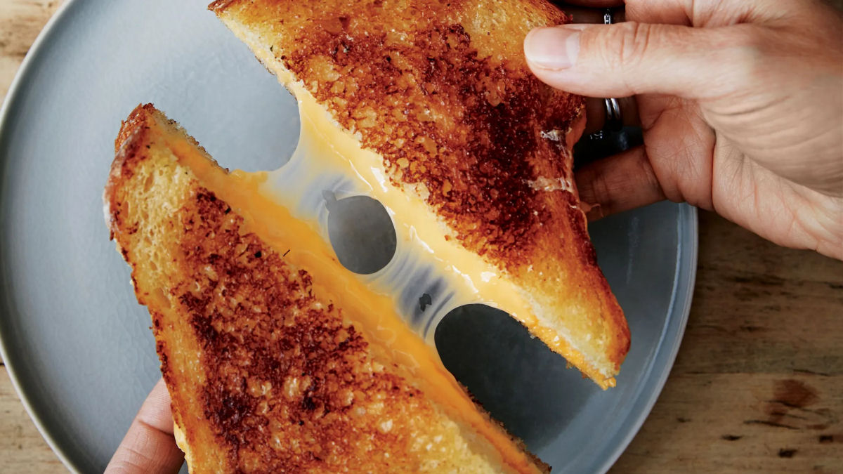 A sedutora cincia do queijo derretido: por que  to gostoso?