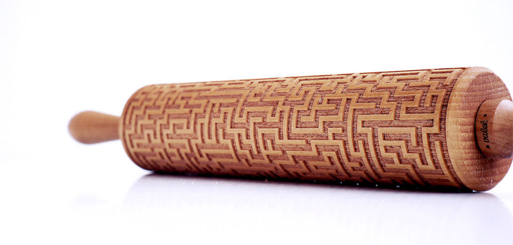 Veja este criativo rolo de madeira que imprime padres decorativos 02
