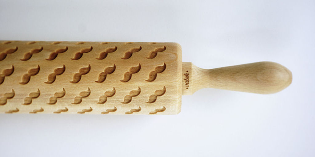 Veja este criativo rolo de madeira que imprime padres decorativos 09