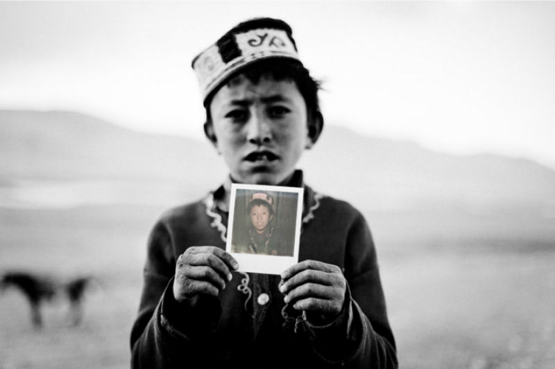 Polaroids de afegos que nunca viram uma fotografia 11
