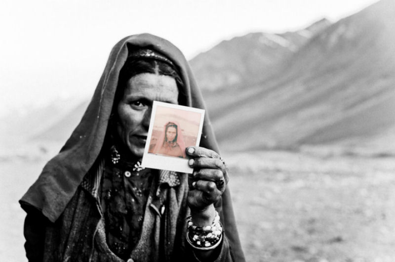 Polaroids de afegos que nunca viram uma fotografia 13