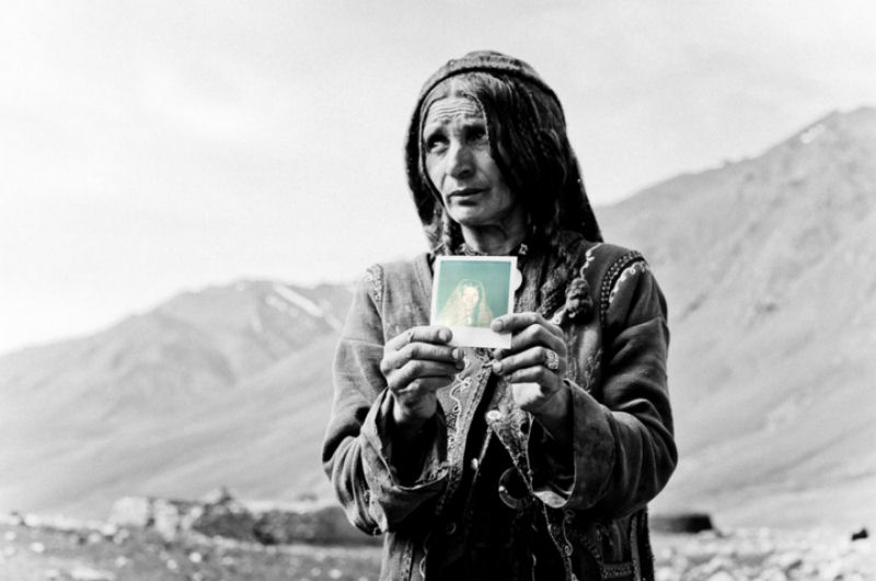 Polaroids de afegos que nunca viram uma fotografia 15