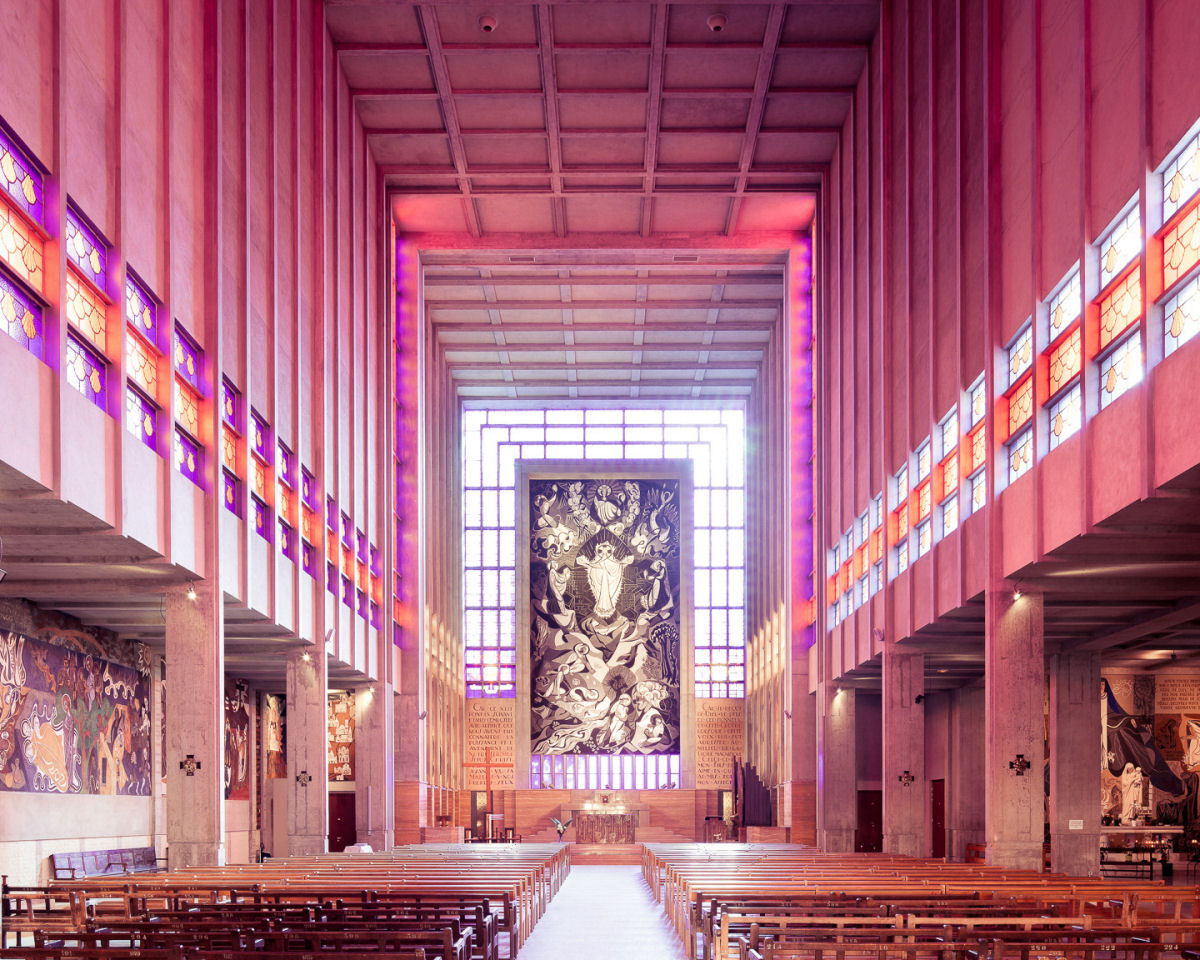 Espaços Sagrados: os grandes interiores de igrejas modernas na Europa e Japão 07