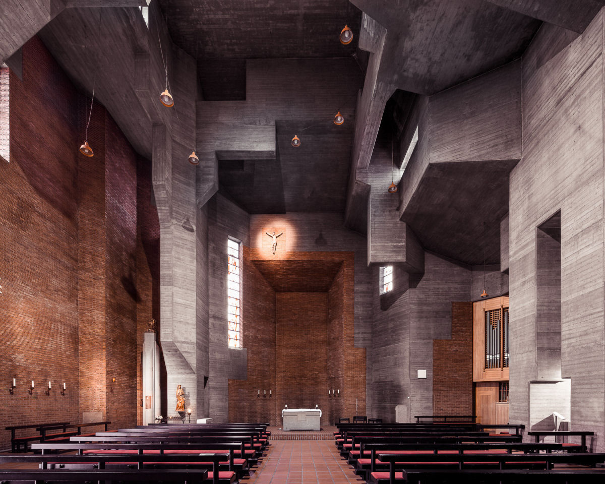 Espaços Sagrados: os grandes interiores de igrejas modernas na Europa e Japão 11