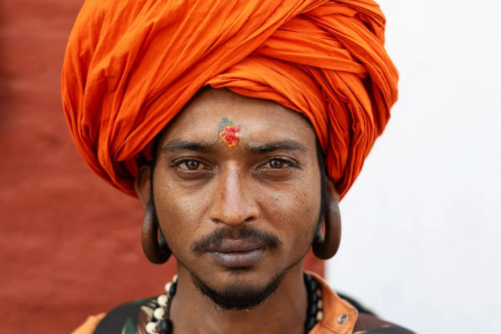 Retratos capturam os rostos coloridos de peregrinos durante um importante festival hindu 05