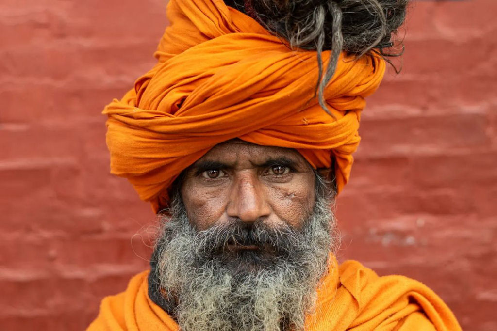 Retratos capturam os rostos coloridos de peregrinos durante um importante festival hindu 08