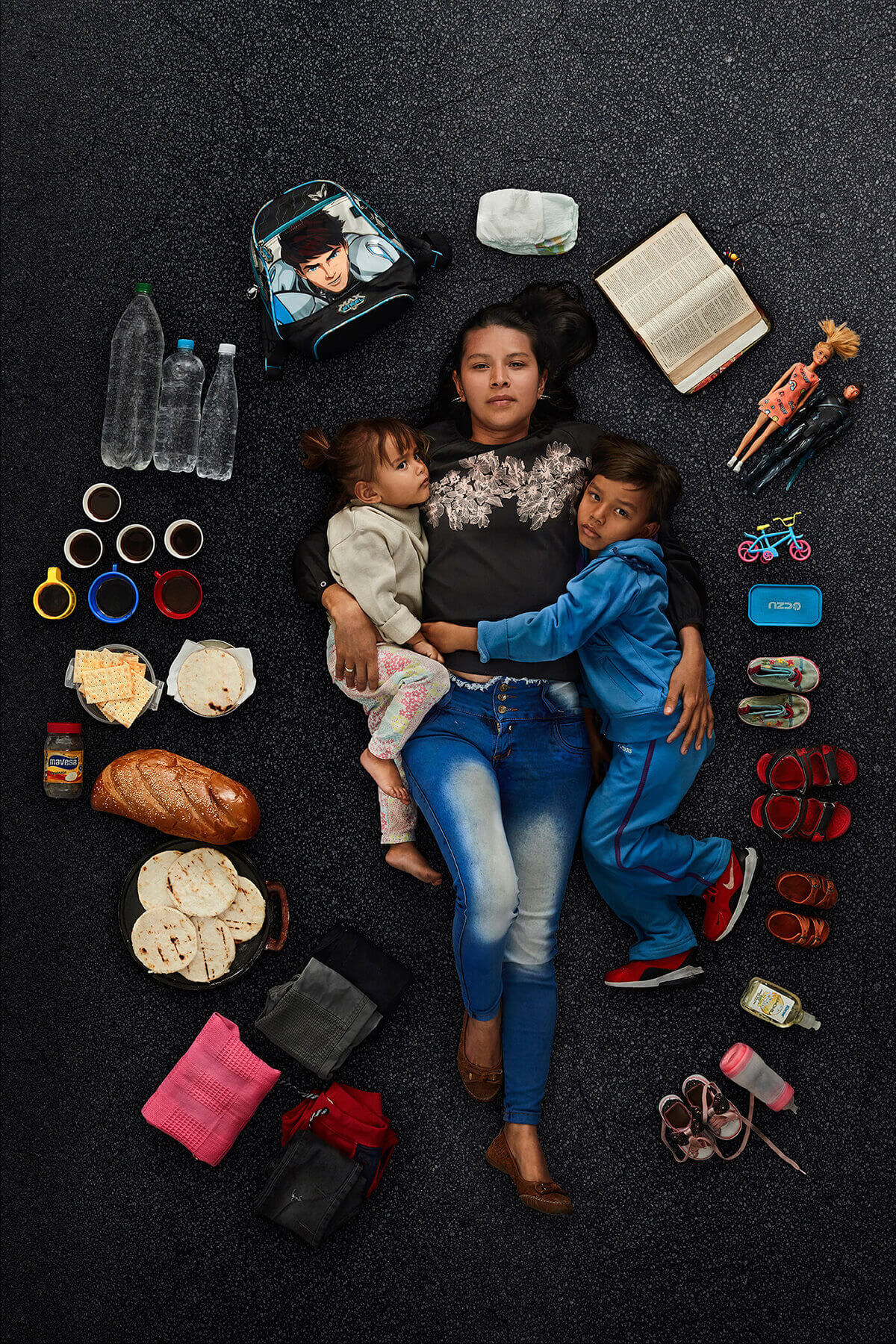 Retratos de famlias venezuelanas mostram a angustiante jornada  de imigrantes
