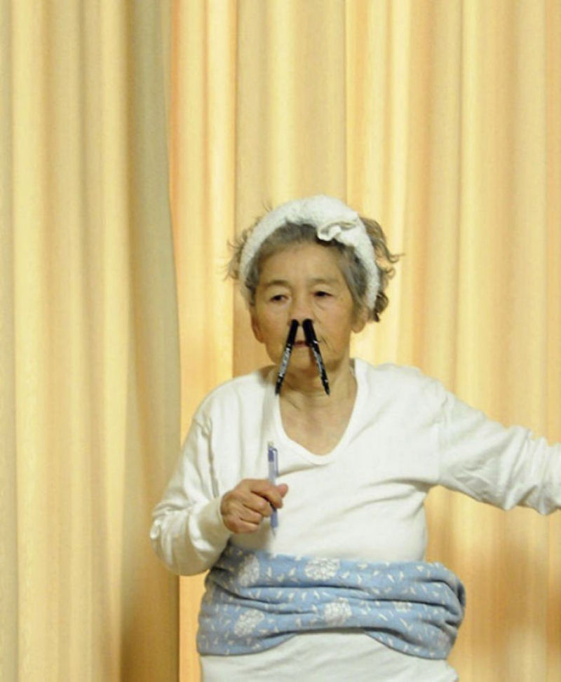 Uma improvvel fotgrafa japonesa de 89 anos que faz sucesso com sua autoestima excntrica 09