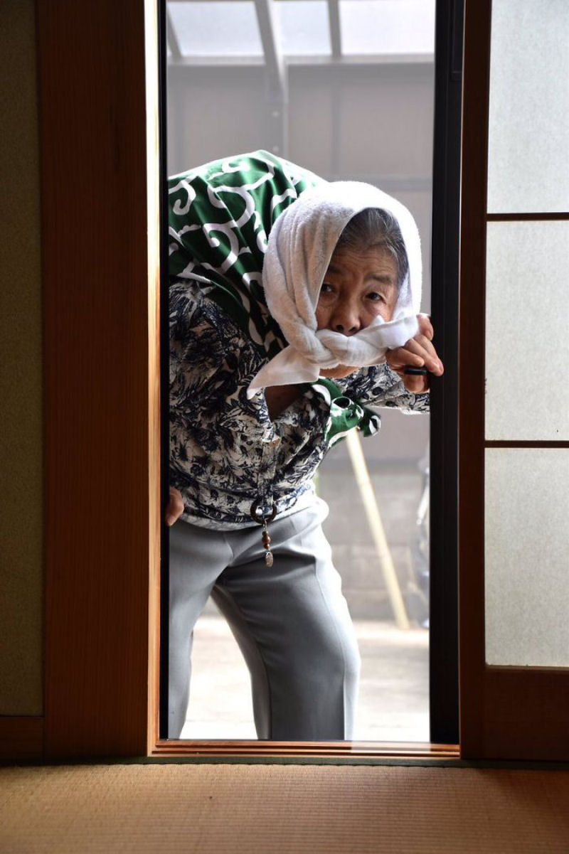Uma improvvel fotgrafa japonesa de 89 anos que faz sucesso com sua autoestima excntrica 10