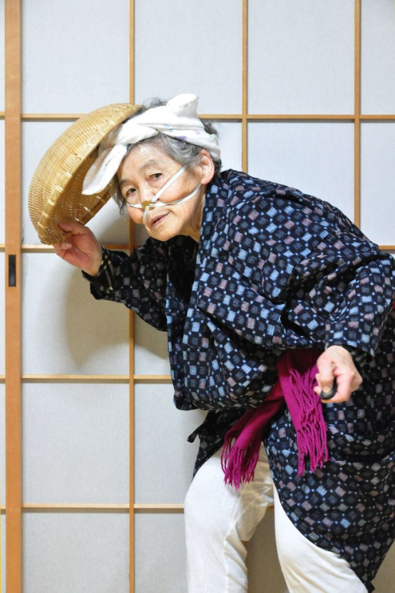 Uma improvvel fotgrafa japonesa de 89 anos que faz sucesso com sua autoestima excntrica 13