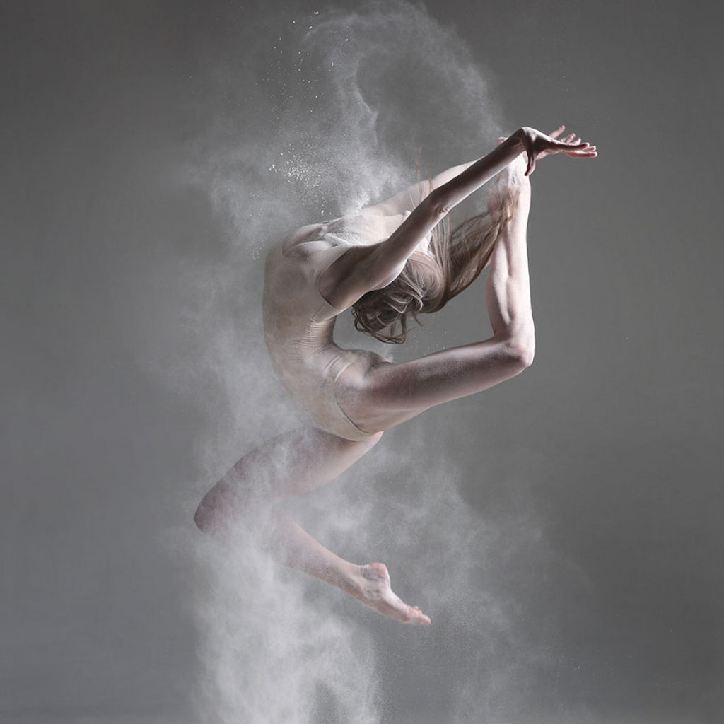 Explosivos retratos de dana revelam os poderosos movimentos de elegantes bailarinos 11