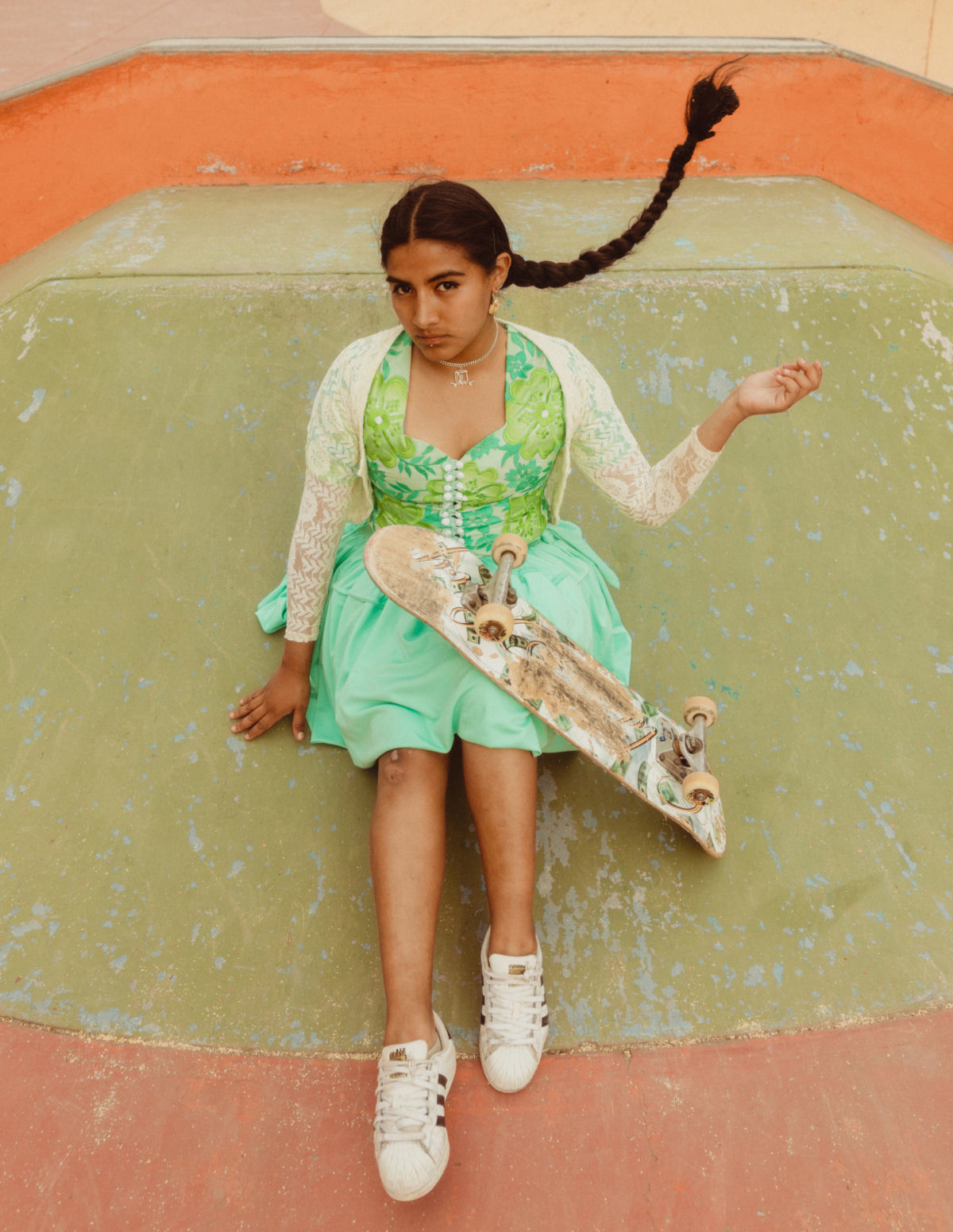 Cholitas Skatistas: as nativas bolivianas que andam de skate em trajes tradicionais 10
