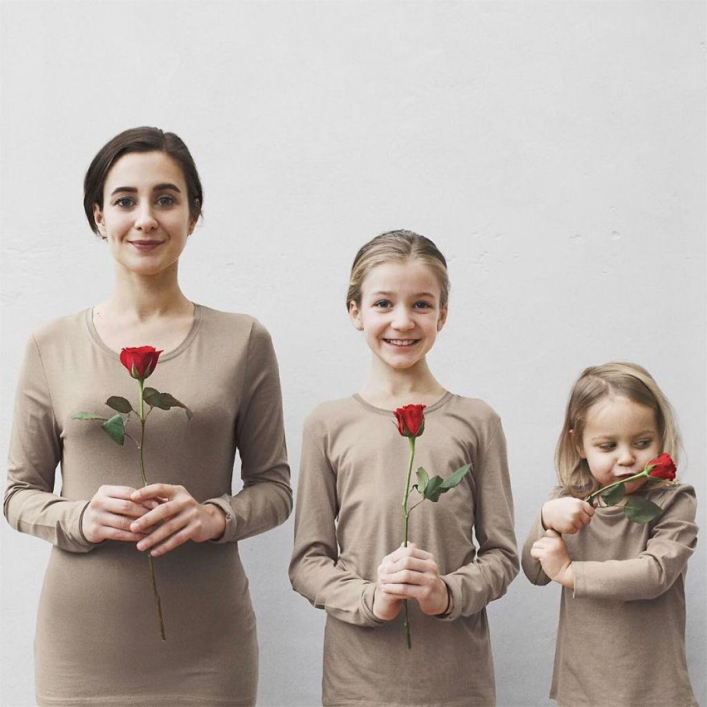 Mãe continua fazendo adoráveis fotos combinando roupas com suas filhas 24