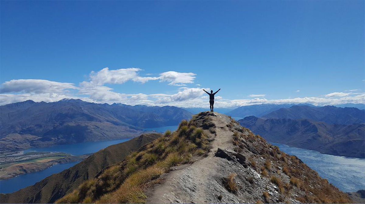 A fila de excursionistas para o Instagram em um pico na Nova Zelndia 
