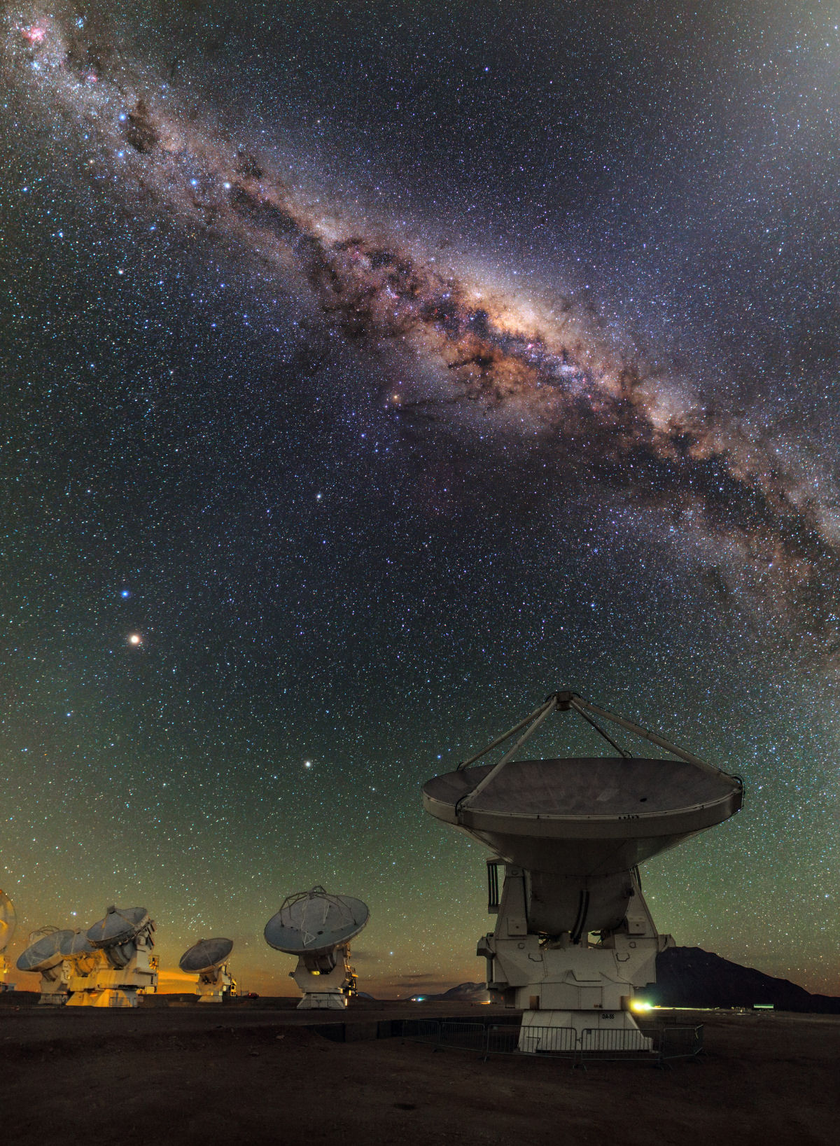 O concurso de fotgrafo de Via Lctea 2024 celebra a deslumbrante galxia espiral em nossos cus 09
