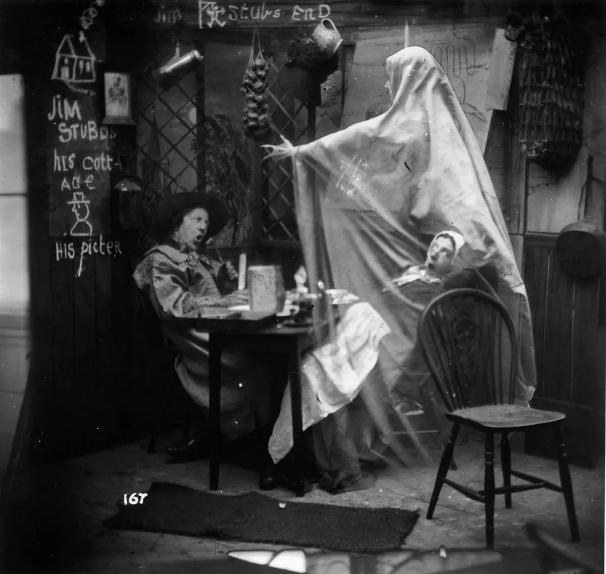 As fotos estereoscópicas de fantasmas que assustaram o público vitoriano 03