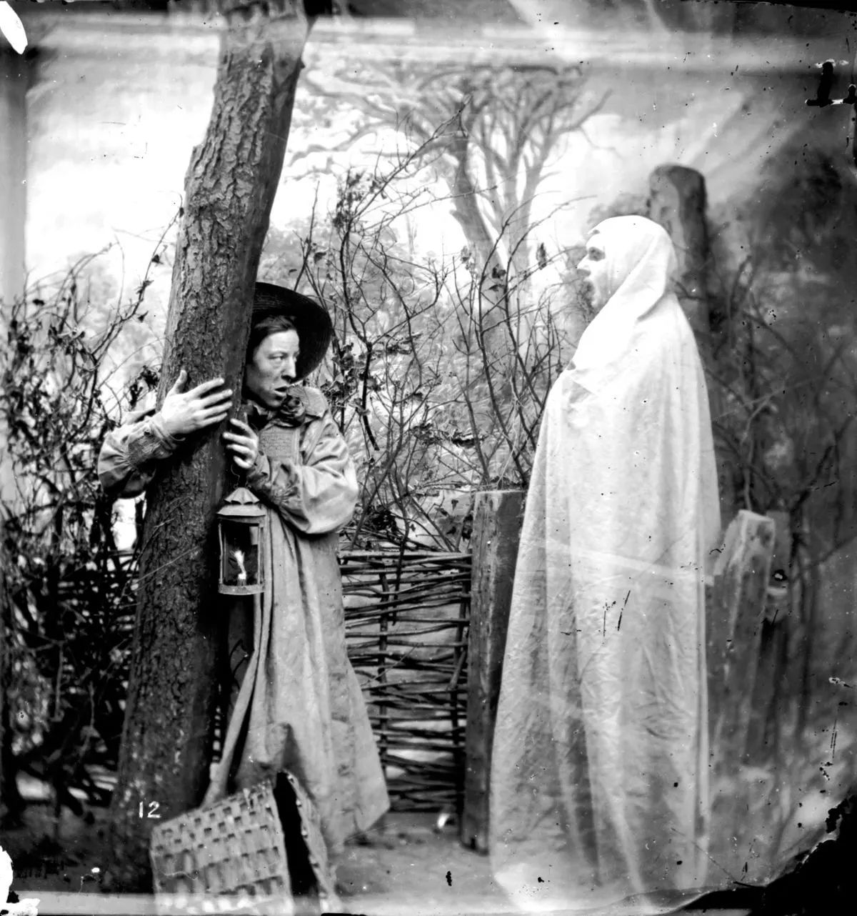 As fotos estereoscópicas de fantasmas que assustaram o público vitoriano 12