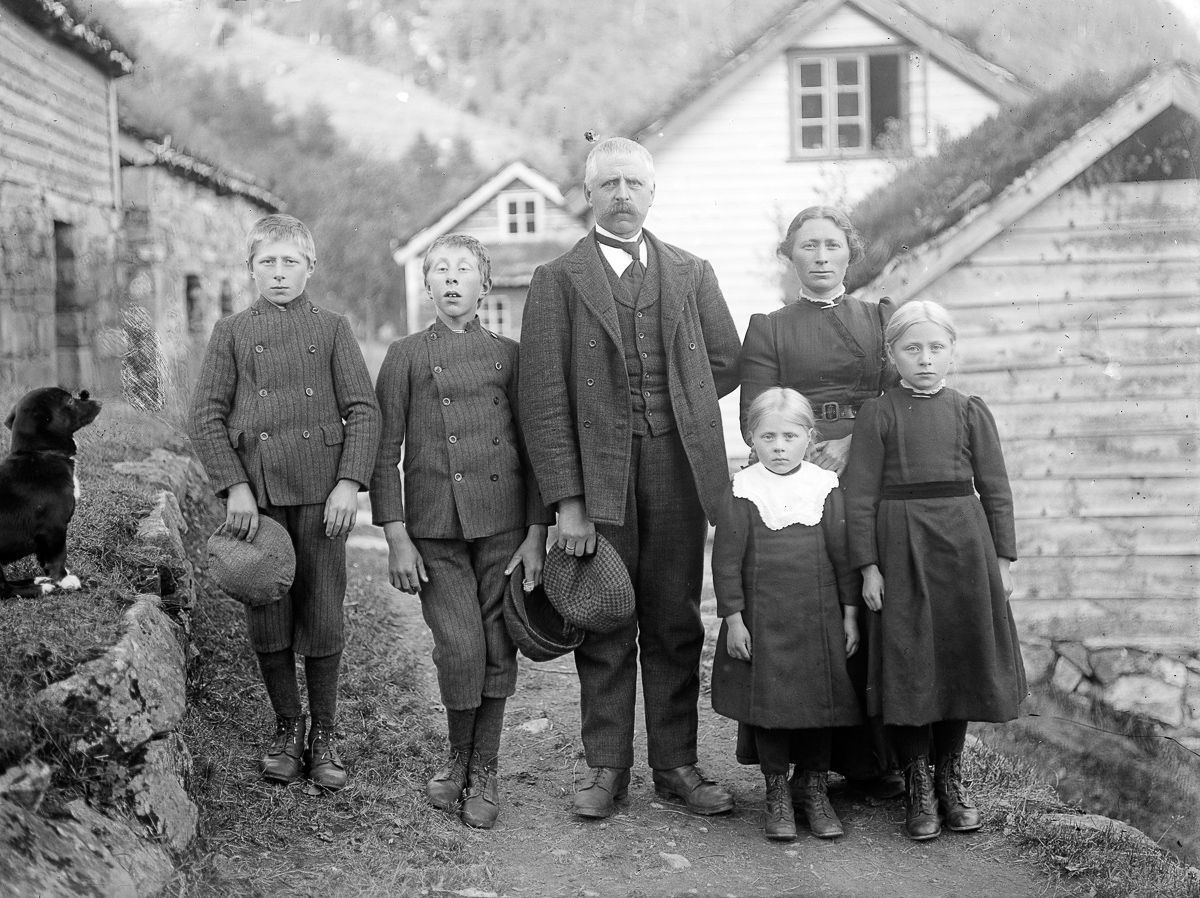 Retratos magnficos registram os aldees noruegueses do incio do sculo 20 em detalhes impressionantes 09