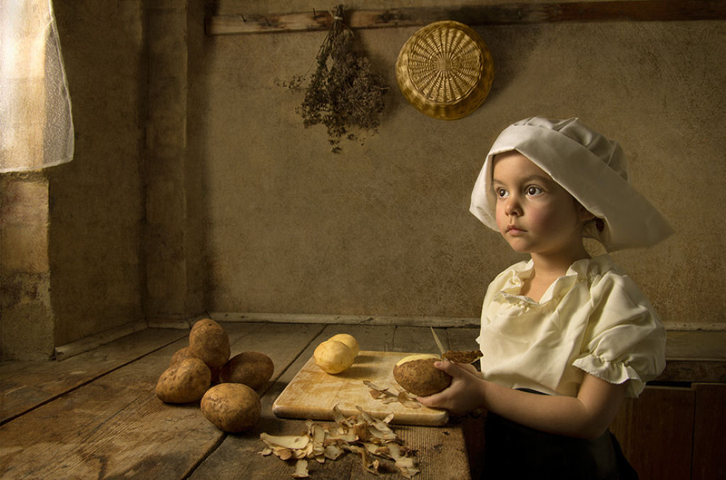Fotógrafo retrata a sua filha de 5 anos no estilo dos antigos mestres 01