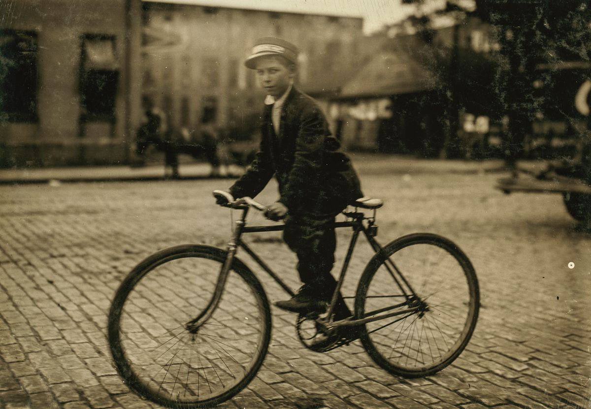 Os mensageiros dures de bicicleta adolescentes do incio dos 1900 34