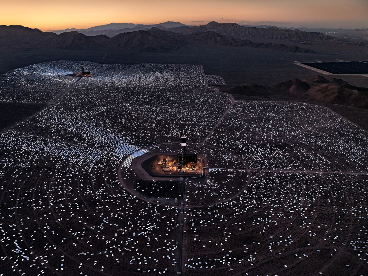Fotos aéreas mostram grandes plantas solares brotando por todo o mundo 02