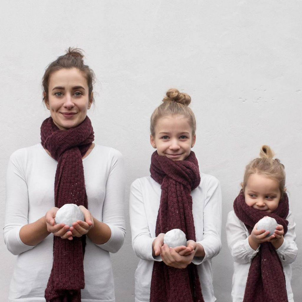 Esta mãe faz adoráveis fotos combinando roupas com suas filhas 01