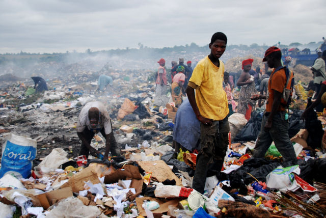 A Terra do Lixo de Maputo 06