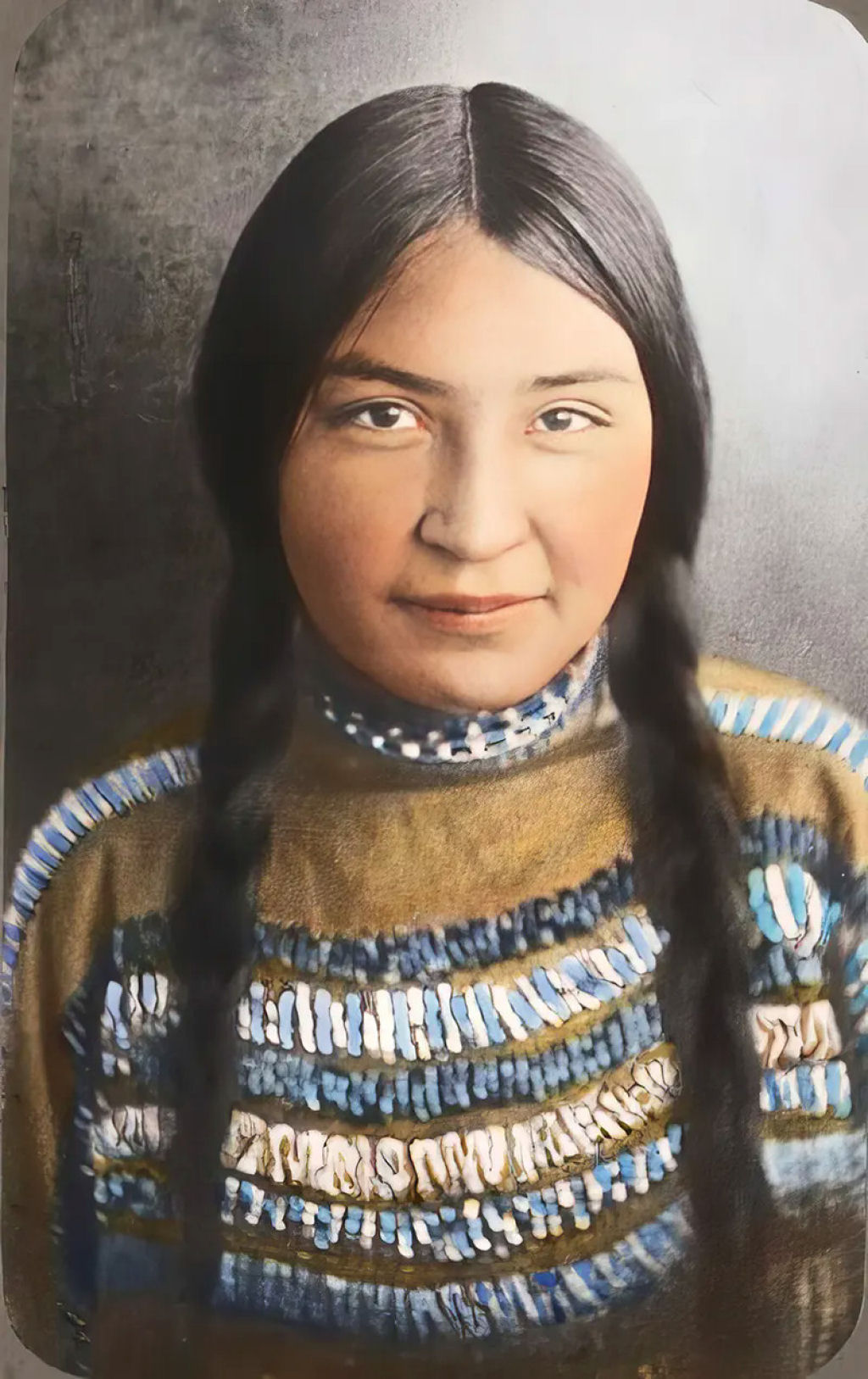 Impressionantes fotos históricas coloridas de nativos americanos do final do século 19 e início do século 20 02