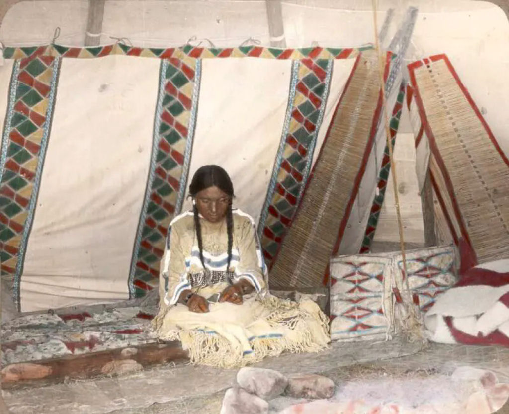 Impressionantes fotos históricas coloridas de nativos americanos do final do século 19 e início do século 20 17