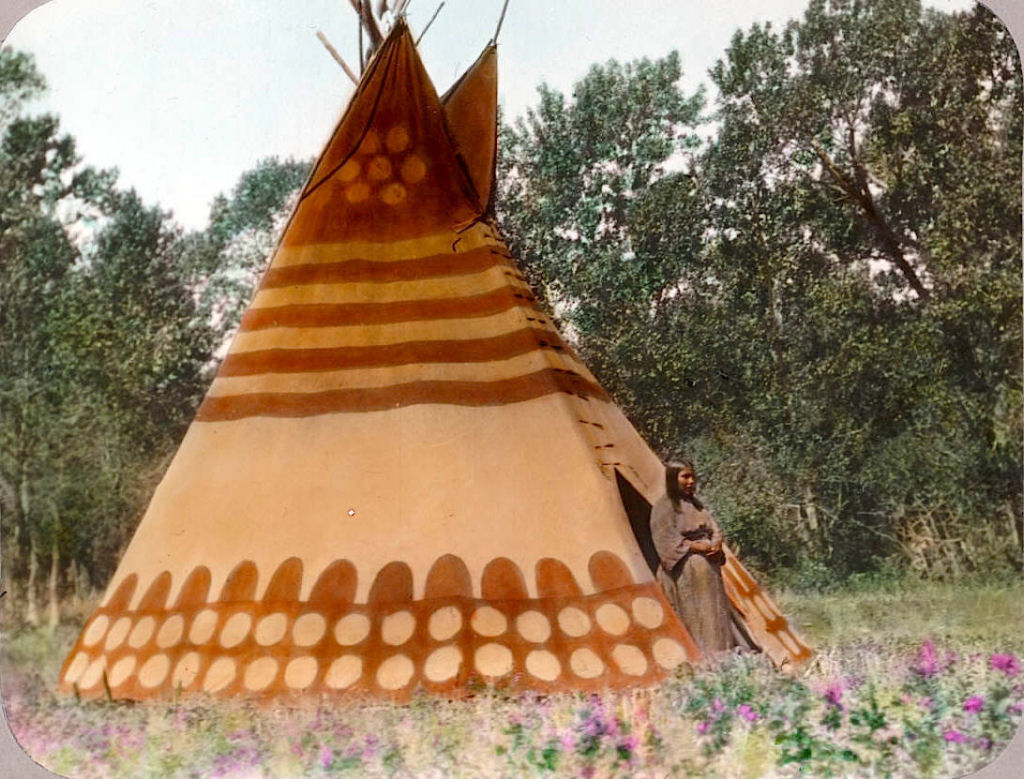 Impressionantes fotos históricas coloridas de nativos americanos do final do século 19 e início do século 20 25