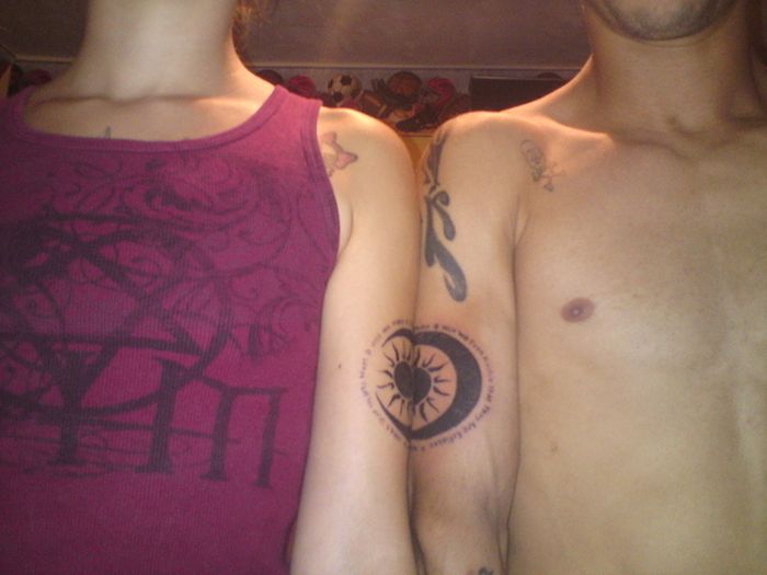 Tatuagens de casal terríveis 28