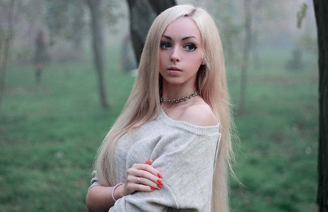 Conheça Alina Kovalevskaya, mais uma boneca ucraniana da vida real 22