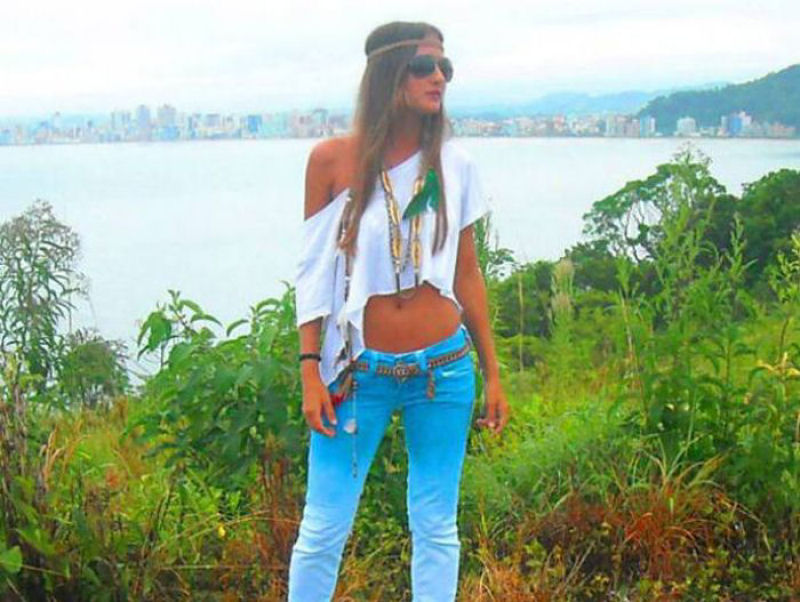Jovem brasileira leiloa virgindade por mais de um milhão e meio 04