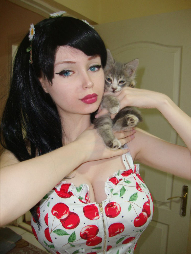 Conheça Lolita Richie, outra boneca russa da vida real 03