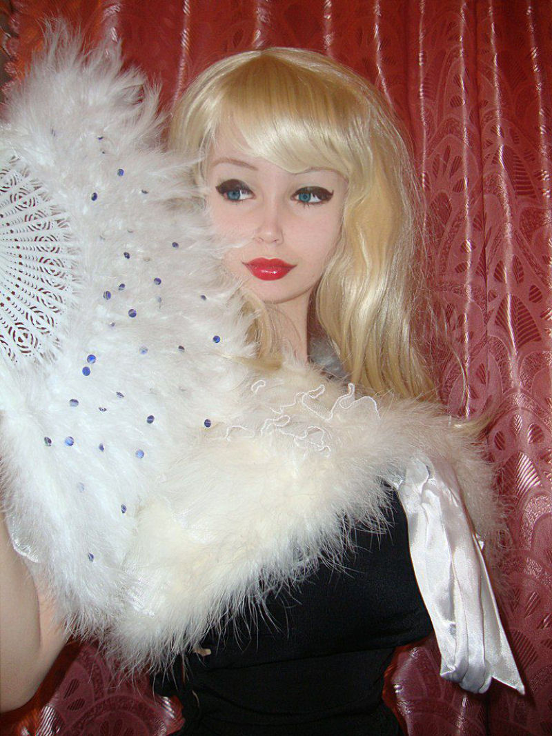 Conheça Lolita Richie, outra boneca russa da vida real 07