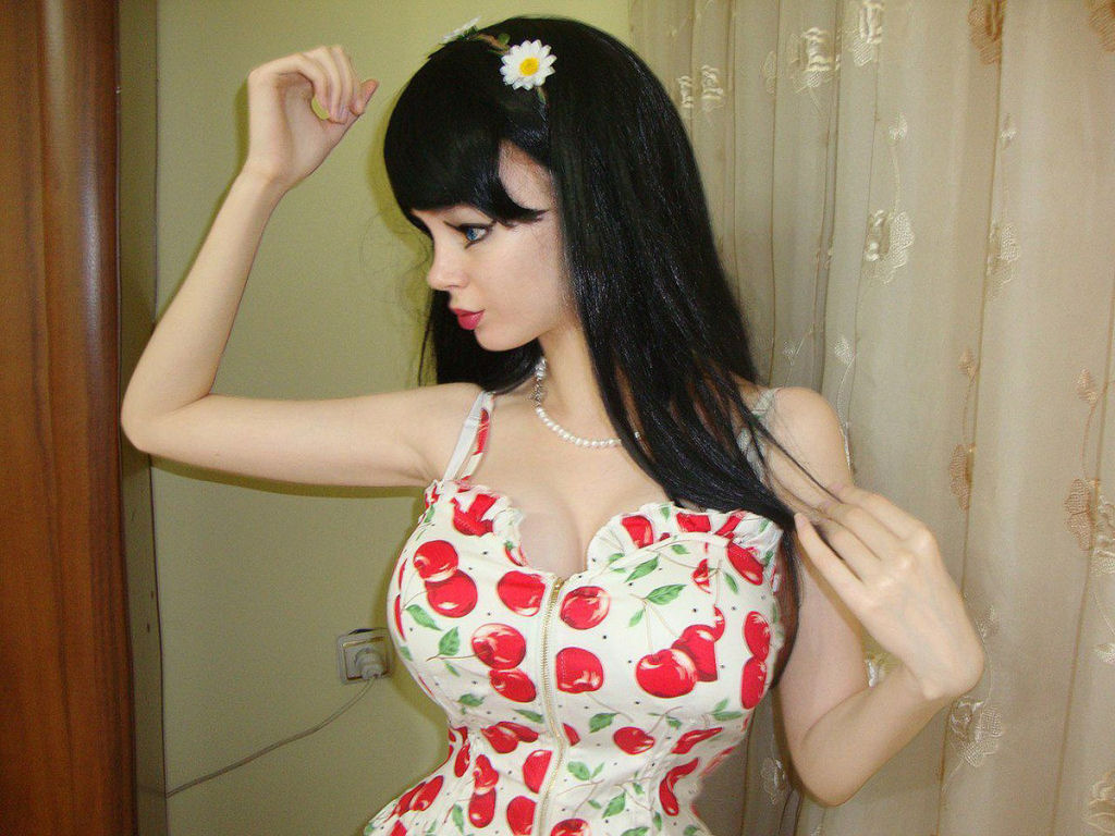 Conheça Lolita Richie, outra boneca russa da vida real 13