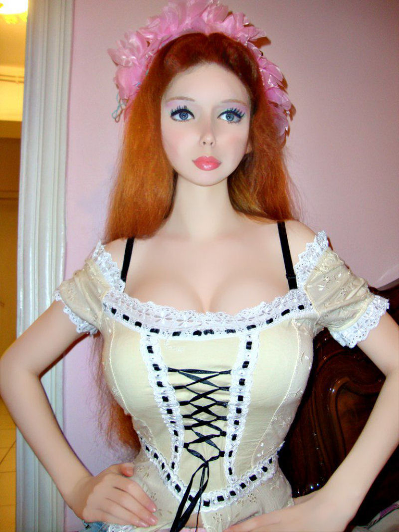 Conheça Lolita Richie, outra boneca russa da vida real 26