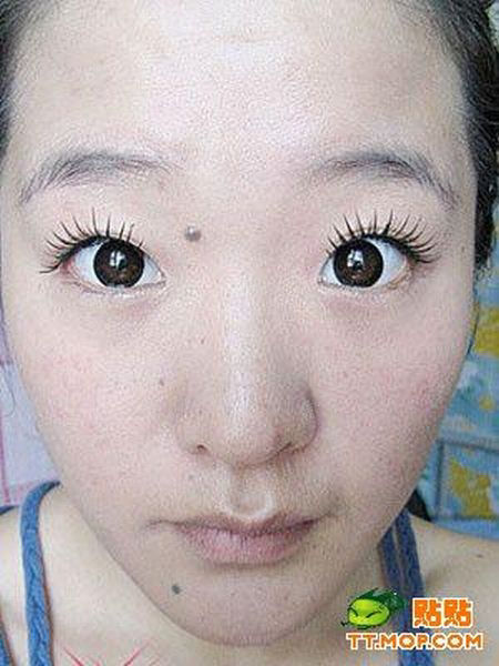 Menina chinesa antes e depois da maquiagem