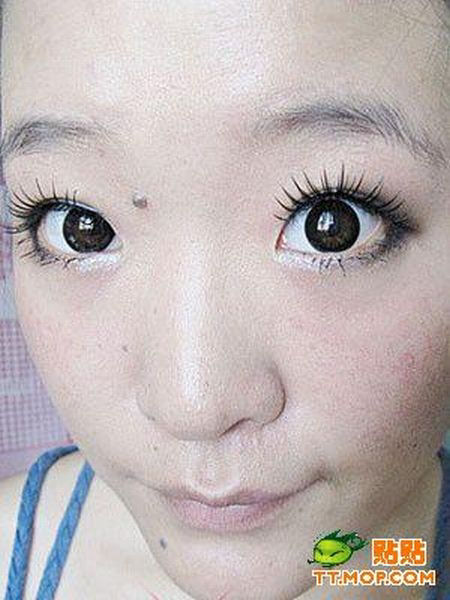 Menina chinesa antes e depois da maquiagem