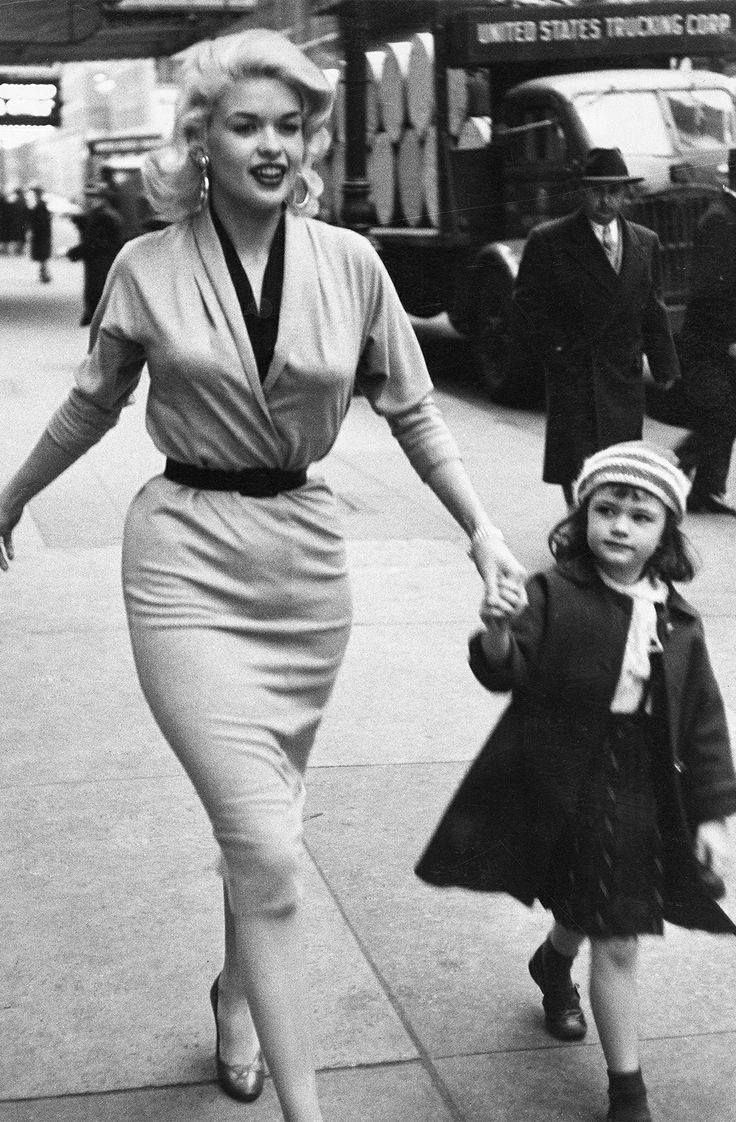 Jayne Mansfield: vida, morte e fantasmas da loira que queria ser Marilyn