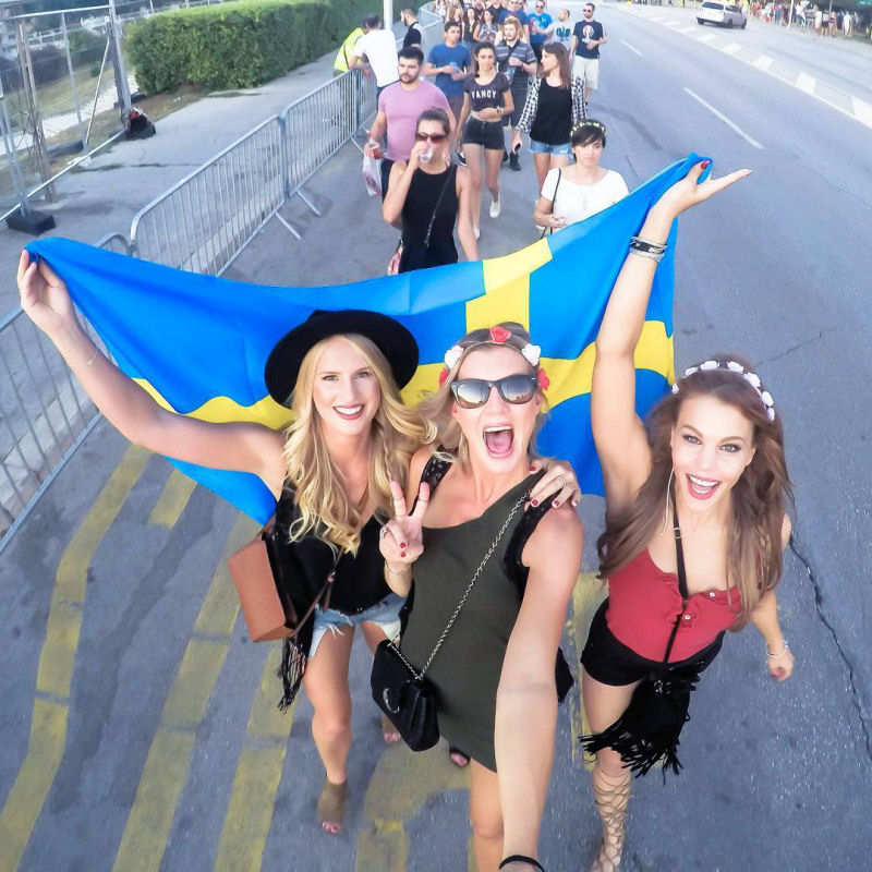 Piloto sueca faz ioga pelo mundo e suas selfies viralizam na rede 16