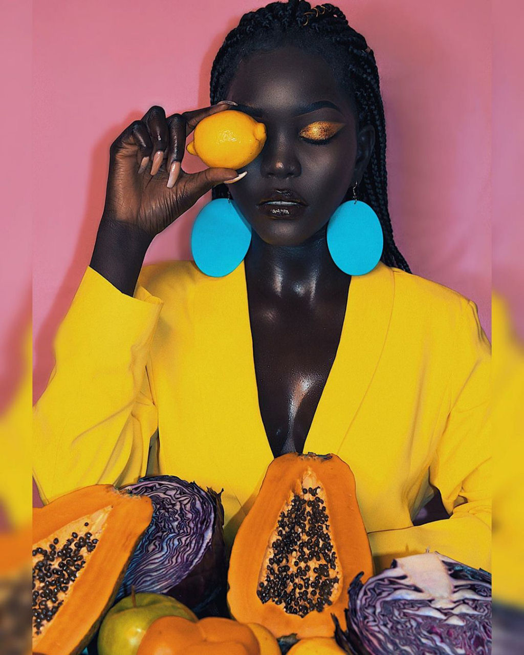 Queen of Dark, a modelo sudanesa que promove a diversidade com sua linda e invulgar pele escura
