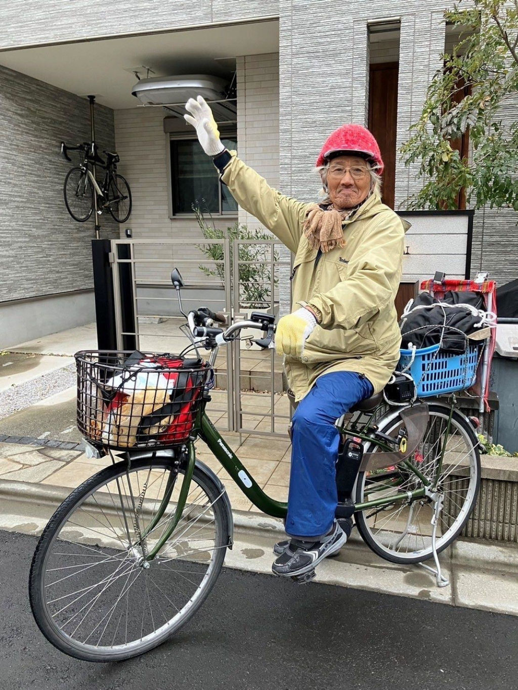 Japons de 89 anos pedala mais de 600 km para visitar seu filho de 61 no outro lado do pas