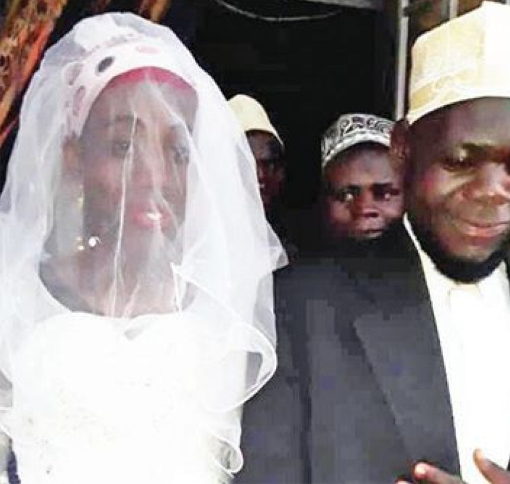 Ugandense descobre que sua esposa de duas semanas  na verdade um homem