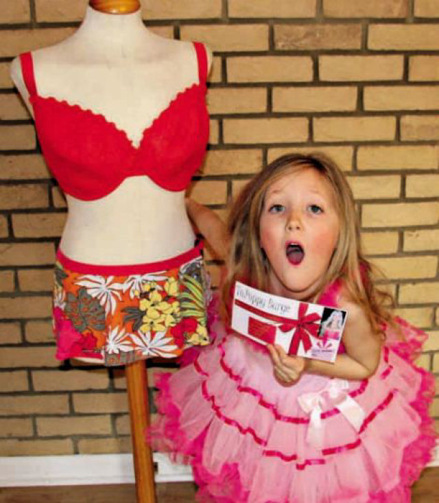 Barbie Humana presenteia filha no aniversário de 7 anos com uma cirurgia nos seios