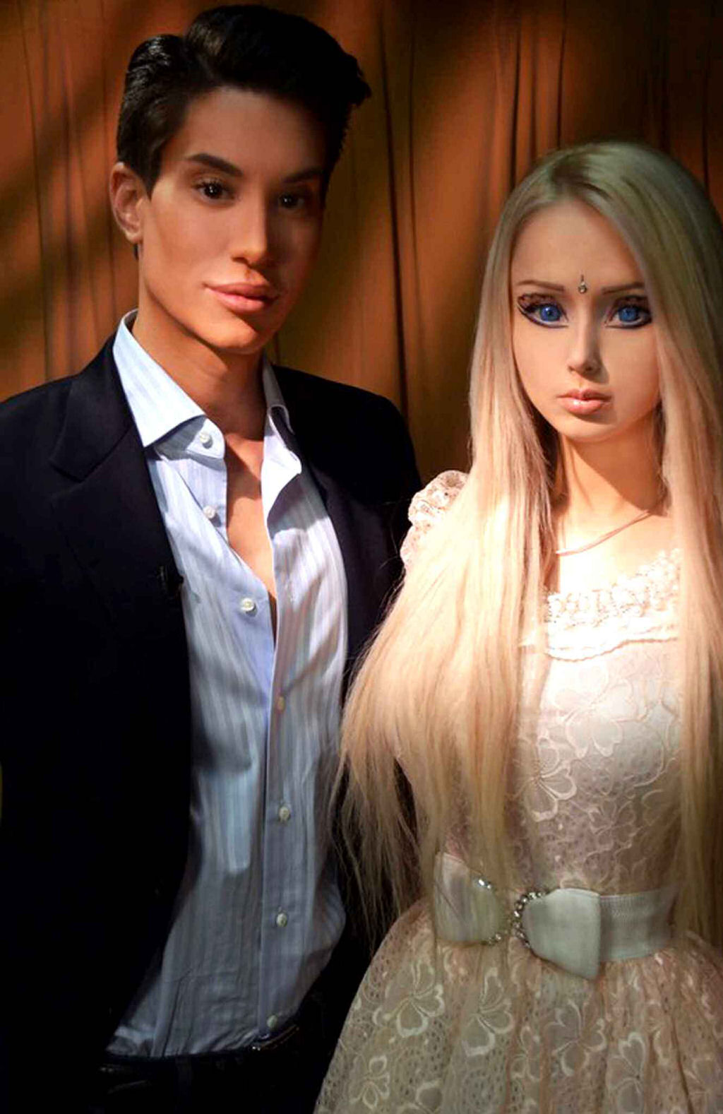 Barbie e Ken da vida real trocam insultos em Nova Iorque