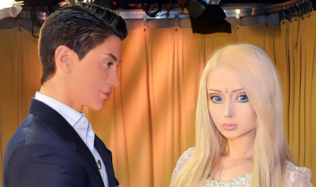 Barbie e Ken da vida real trocam insultos em Nova Iorque