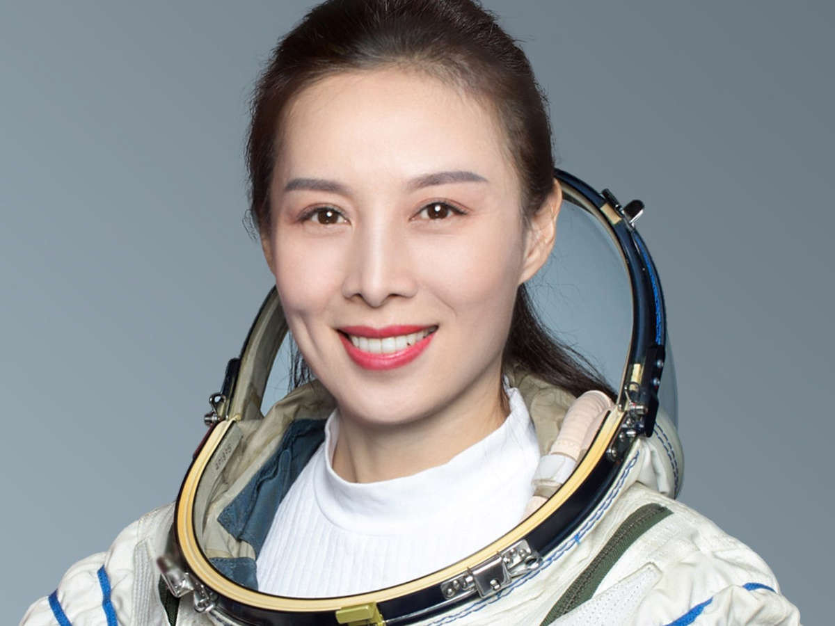 Wang Yaping se torna a primeira taikonauta a fazer um passeio espacial