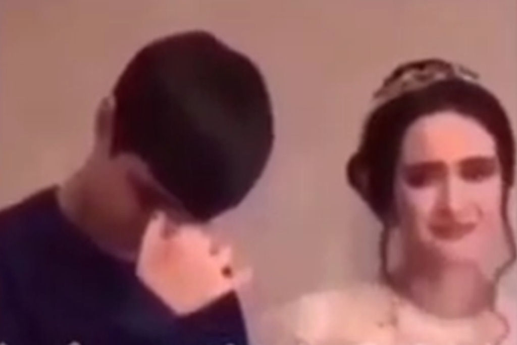 Jovem checheno  forado a pedir desculpas pblicas por chorar no casamento da irm